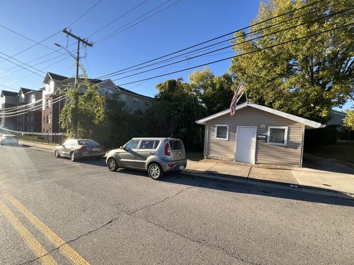 Property Photo:  629 Commerce St  TN 37040 