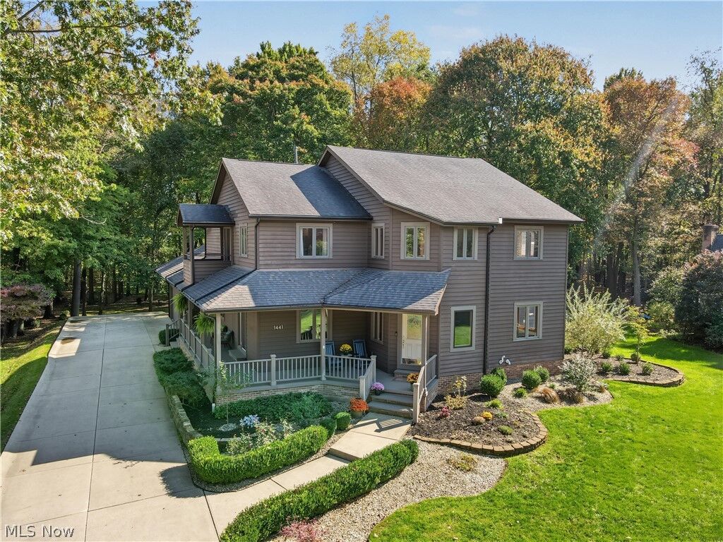 Property Photo: 1441 River Edge Drive OH 44240