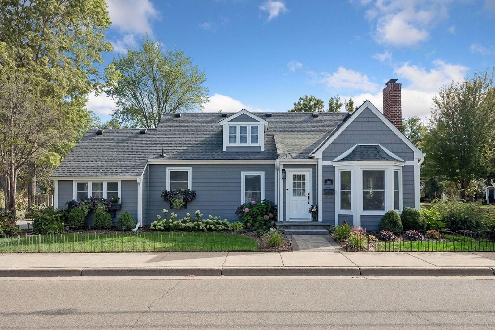 Property Photo: 2601 Inglewood Avenue S MN 55416