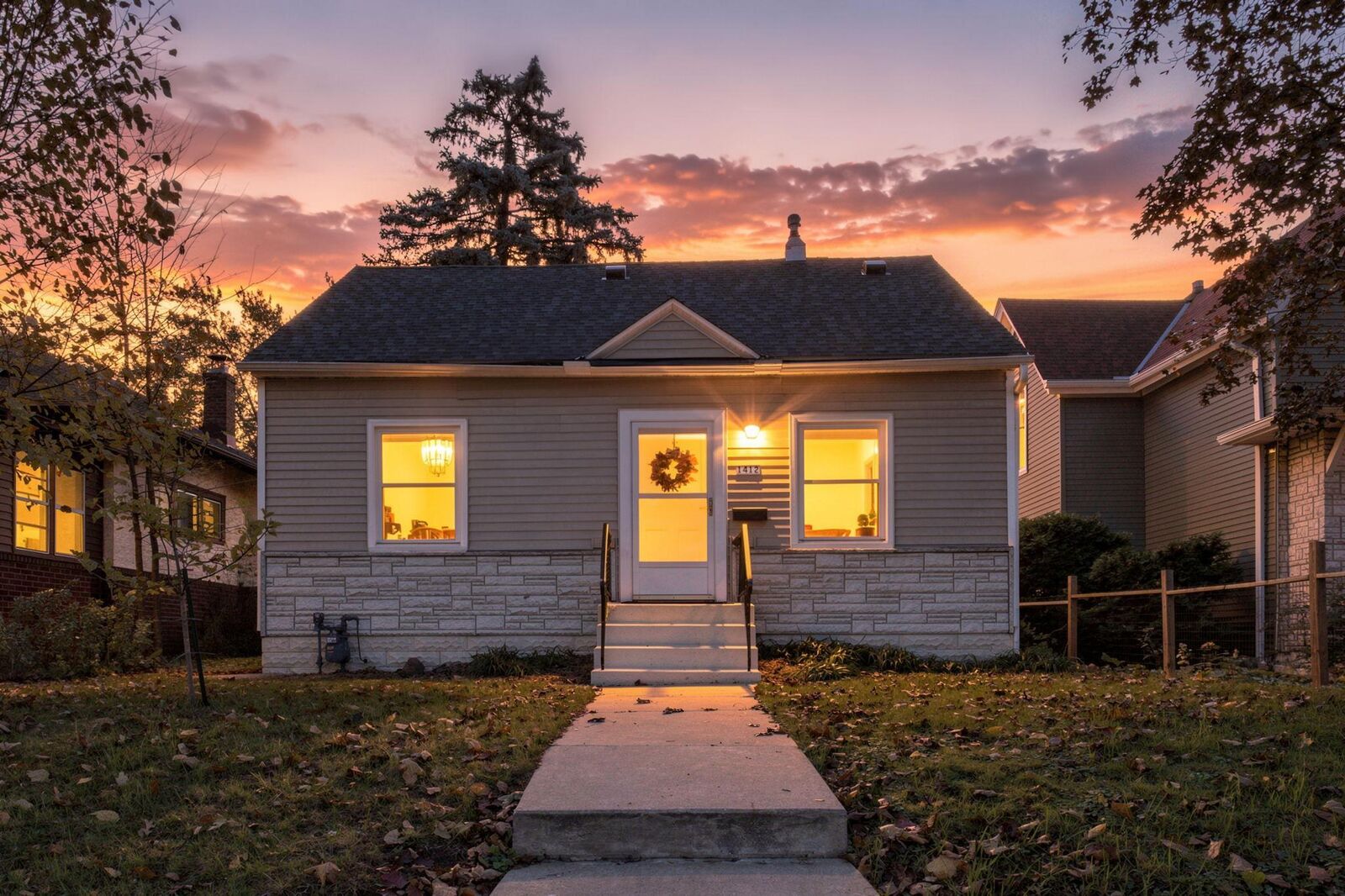 Property Photo:  1412 Edgerton Street  MN 55130 