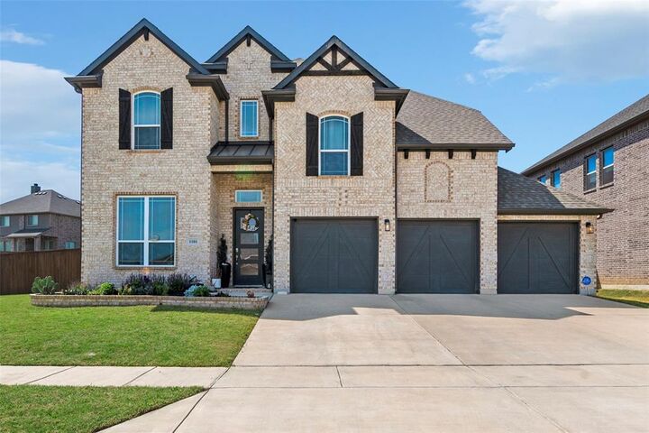 Property Photo: 1101 Alderwood Drive TX 76247