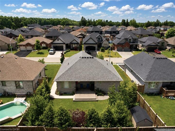 Property Photo:  98 Allandale Crescent  ON N3Y 0B4 