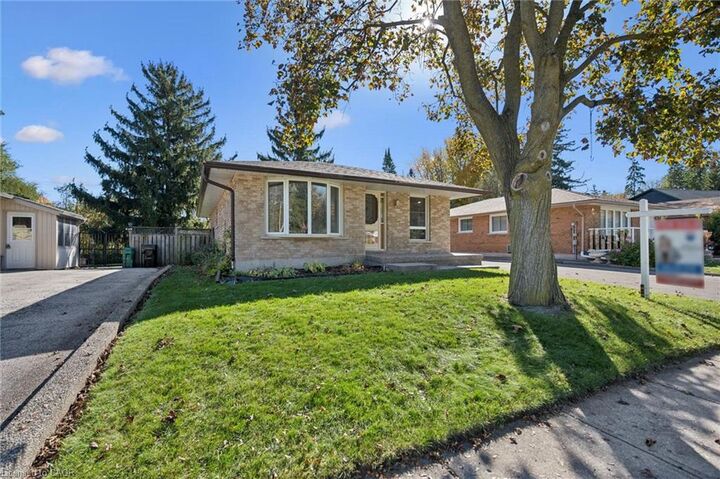 Property Photo:  11 Caledon Court  ON N1S 3W3 