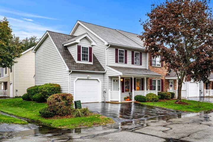 Property Photo:  70 Fairway Dr 70  MA 01876 