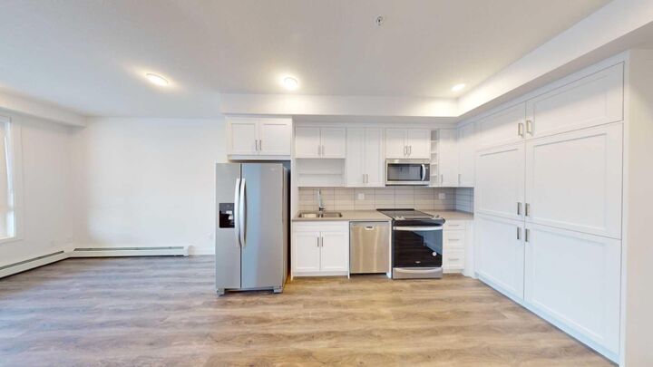 Property Photo: 3932 University Avenue NW 528 AB T3B 6P6