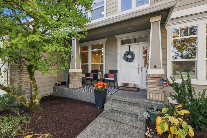 Property Photo:  8110  151st Place SE  WA 98296 