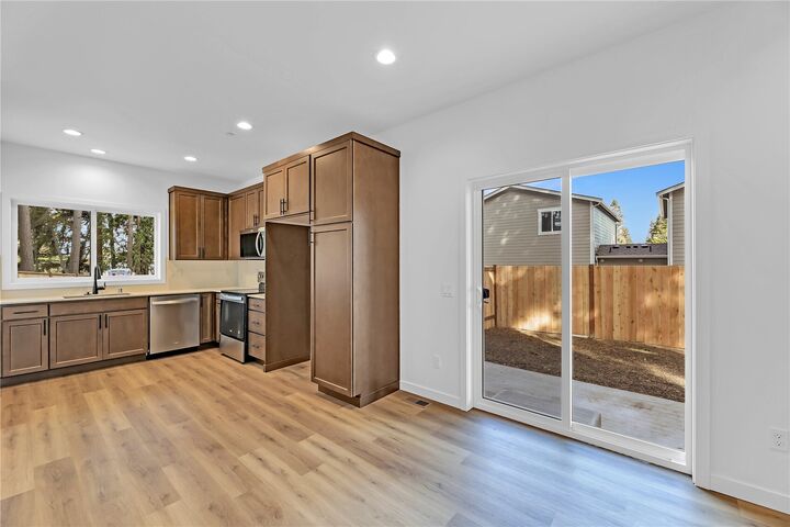 Property Photo:  7020  Wetmore Avenue B  WA 98203 