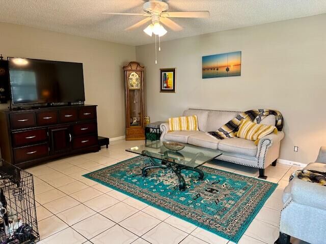 Property Photo: 769 Burgundy Q FL 33484