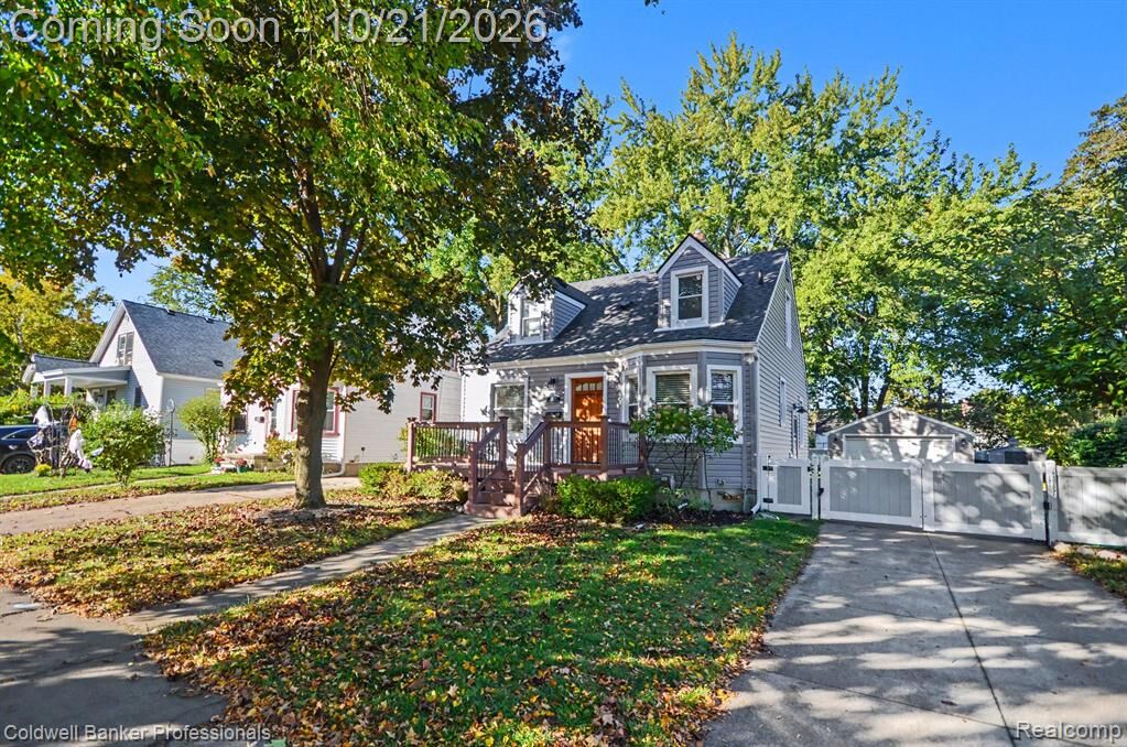 Property Photo:  1529 N Altadena Avenue  MI 48067 