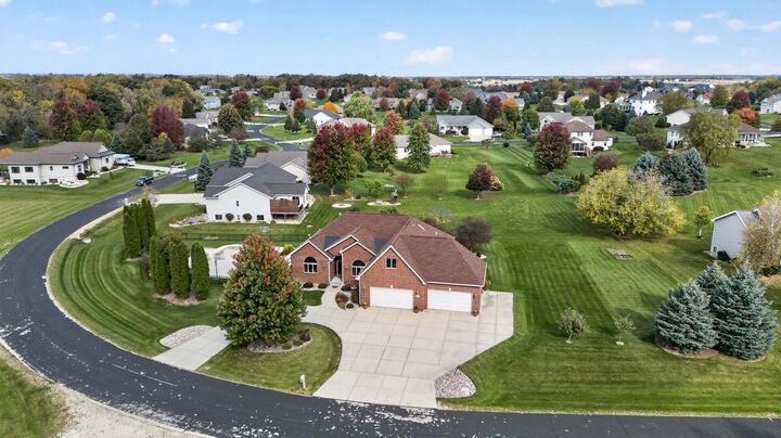Property Photo: 3008 Wyndwood Way WI 53590