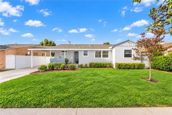 Property Photo:  1711 W 21st  CA 92706 