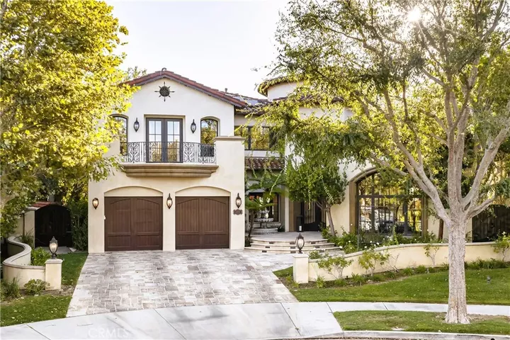 Property Photo:  25878 Shady Oak  CA 91381 