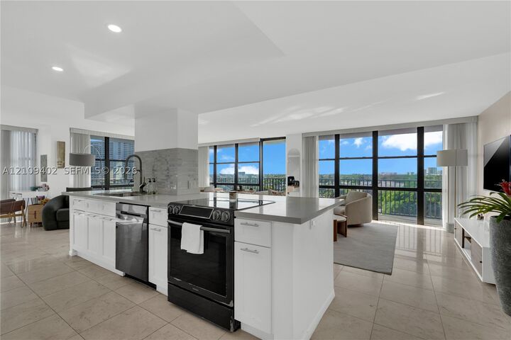 Property Photo: 800 Parkview Dr 831 FL 33009