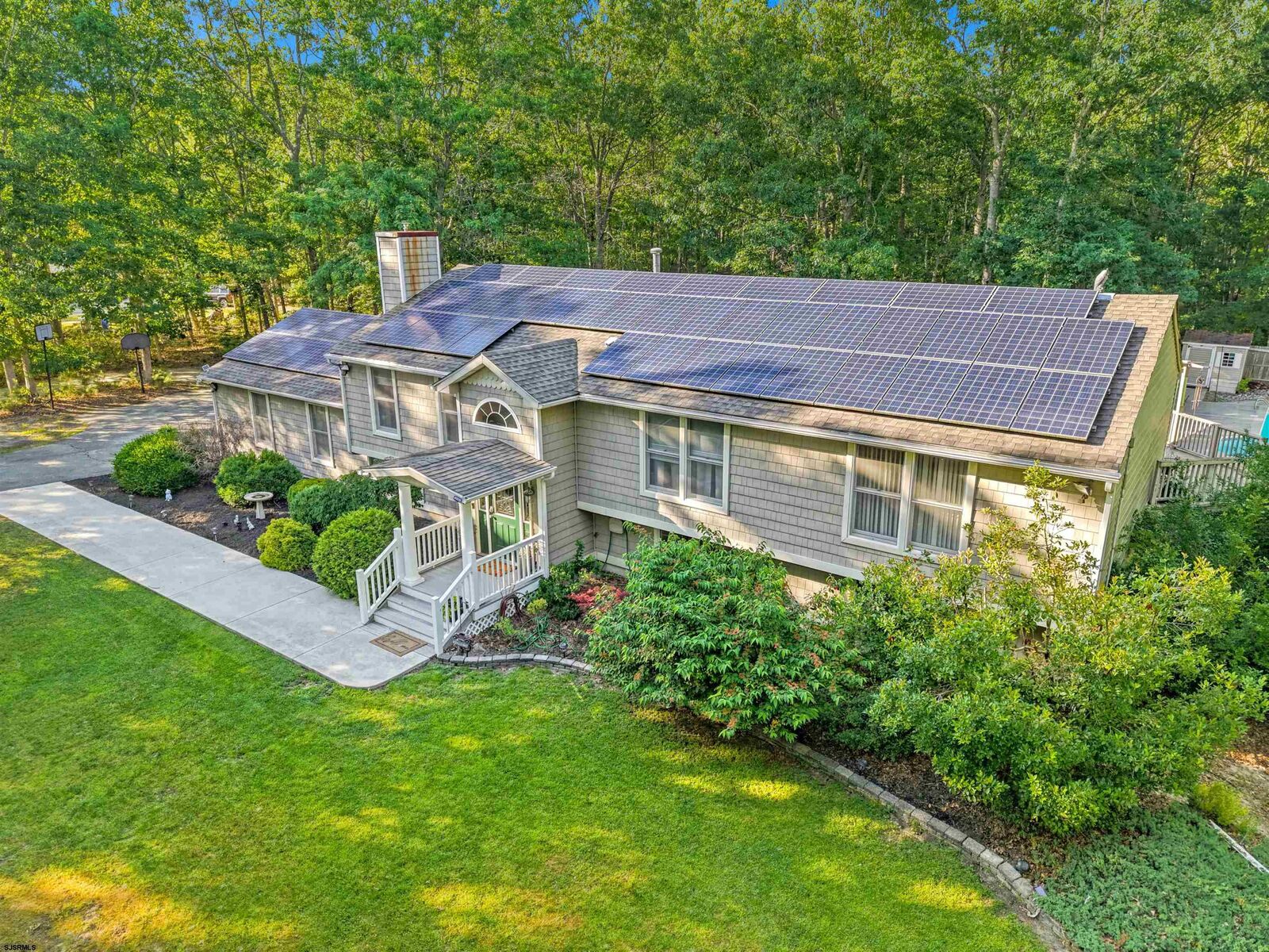 Property Photo: 6 Manchester Ct NJ 08234