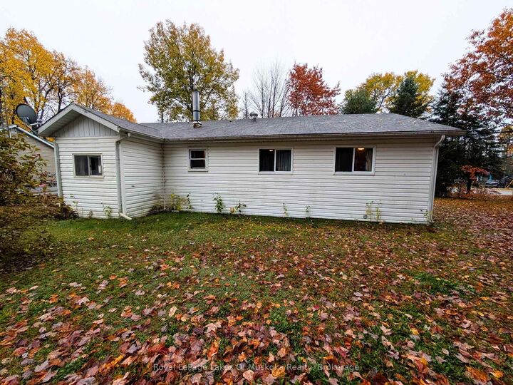 Property Photo:  64 Lakeshore Drive  ON P0A 1Z0 
