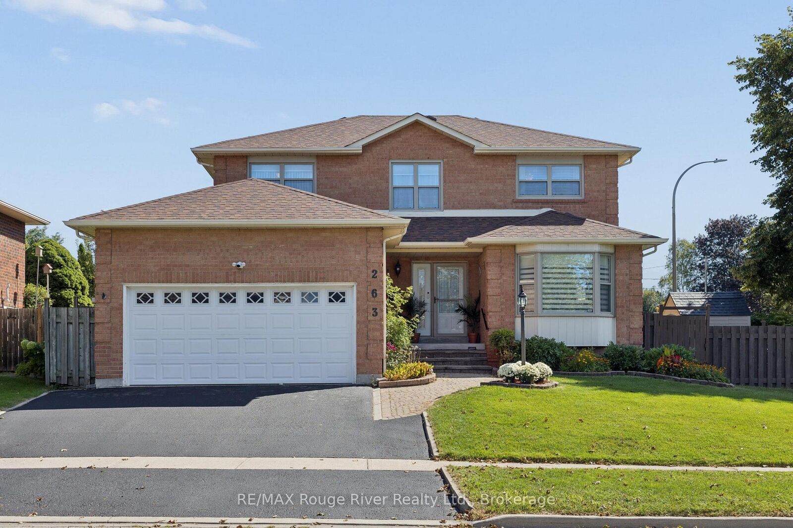 Property Photo:  263 Glen Hill Drive  ON L1N 7J5 