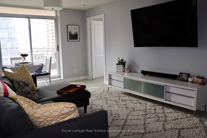 Property Photo:  50 Lynn Williams Street 1004  ON M6K 3R9 