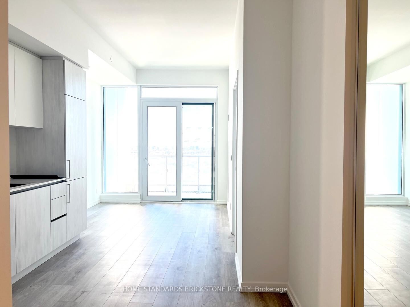 Property Photo:  1000 Portage Parkway 1706  ON L4J 0J7 