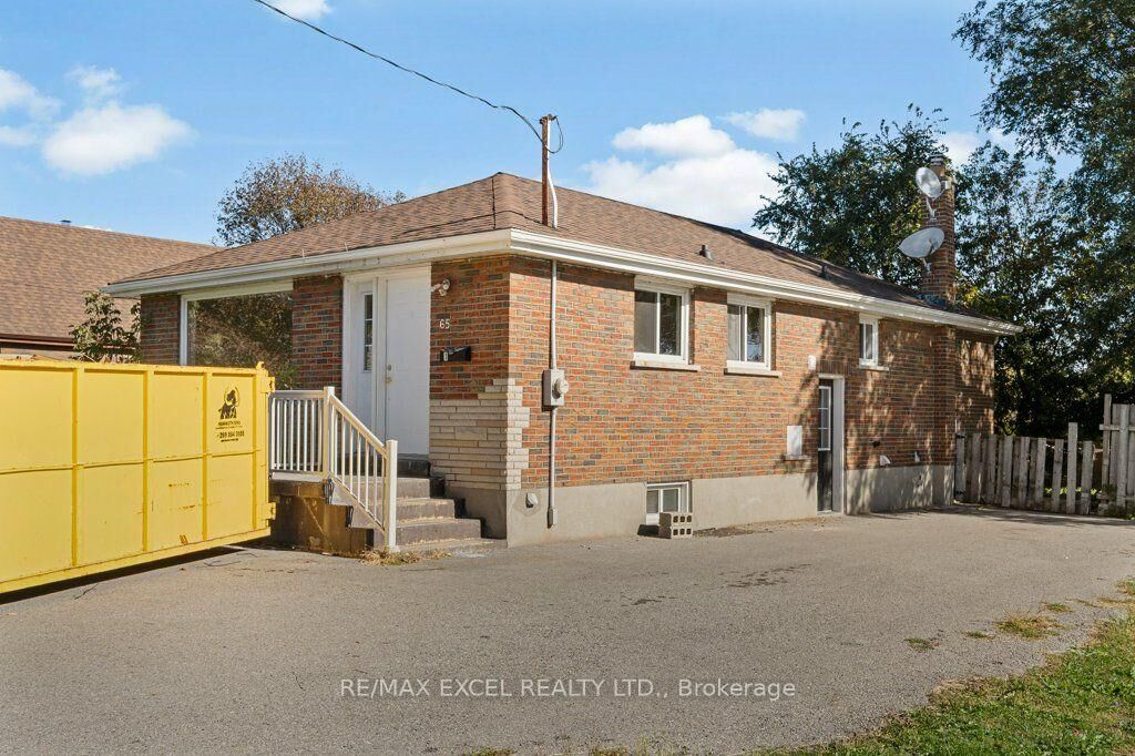 Property Photo:  65 Wilson Road N  ON L1G 6E1 