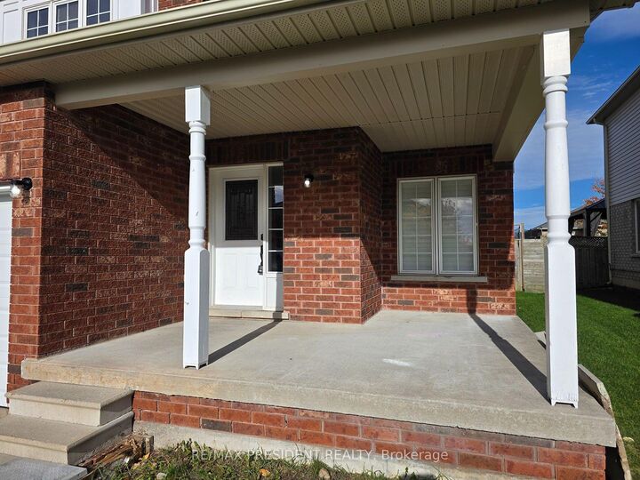 Property Photo:  45 Lucas Crescent  ON K9V 0C5 