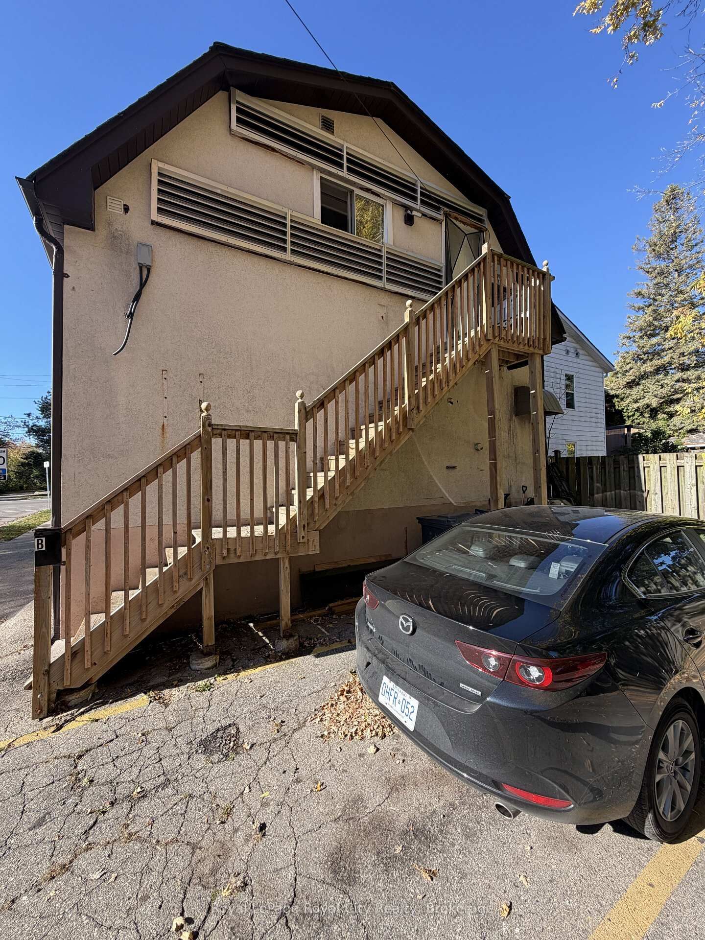 Property Photo:  563 Woolwich Street Unit B  ON N1H 3Y4 
