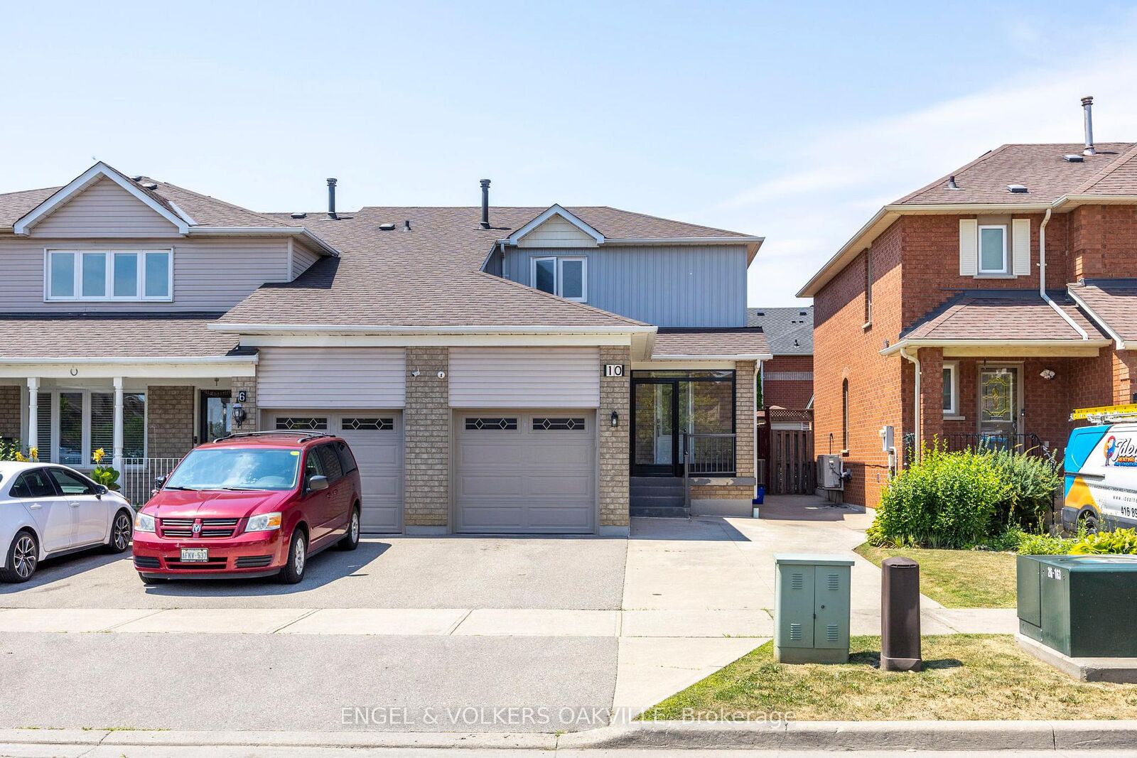 Property Photo:  10 Crieff Avenue  ON L6A 2B6 