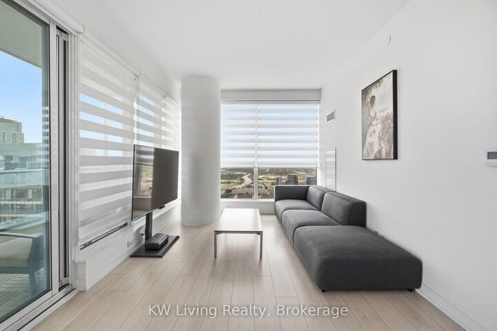 Property Photo:  950 Portage Parkway 4306  ON L4K 0J7 