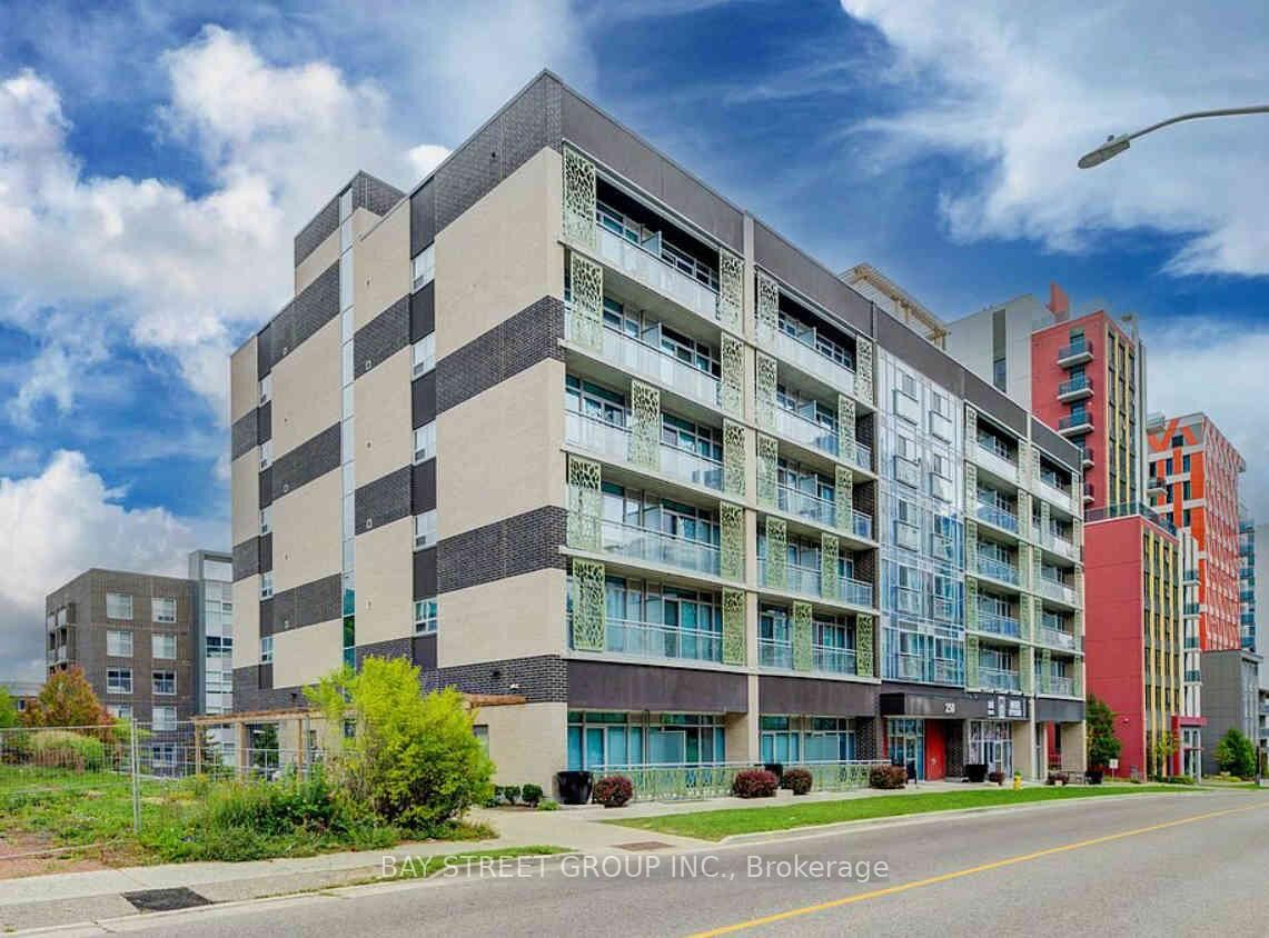 Property Photo:  250 Albert Street 513  ON N2L 0H5 