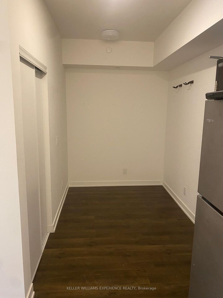 Property Photo:  56 Lakeside Terrace 703  ON L4M 0L4 