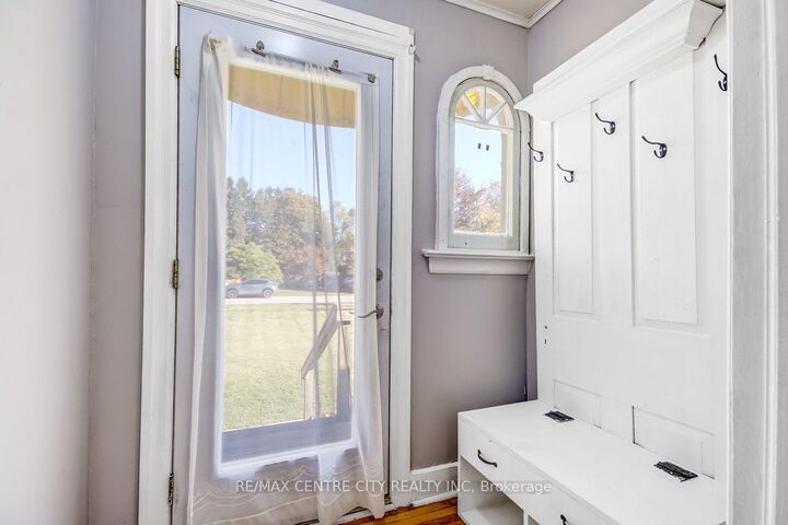 Photo de la propriété:  48 South Valerie Street  ON N5R 1A8 