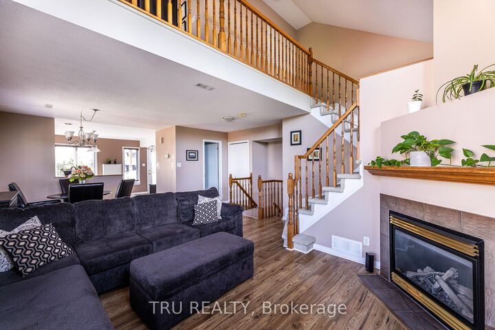 Property Photo:  1707 Blohm Drive  ON K1G 6N6 