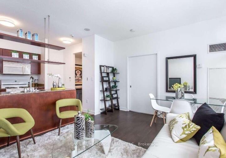 Property Photo:  9 Spadina Avenue 706  ON M5V 3V5 