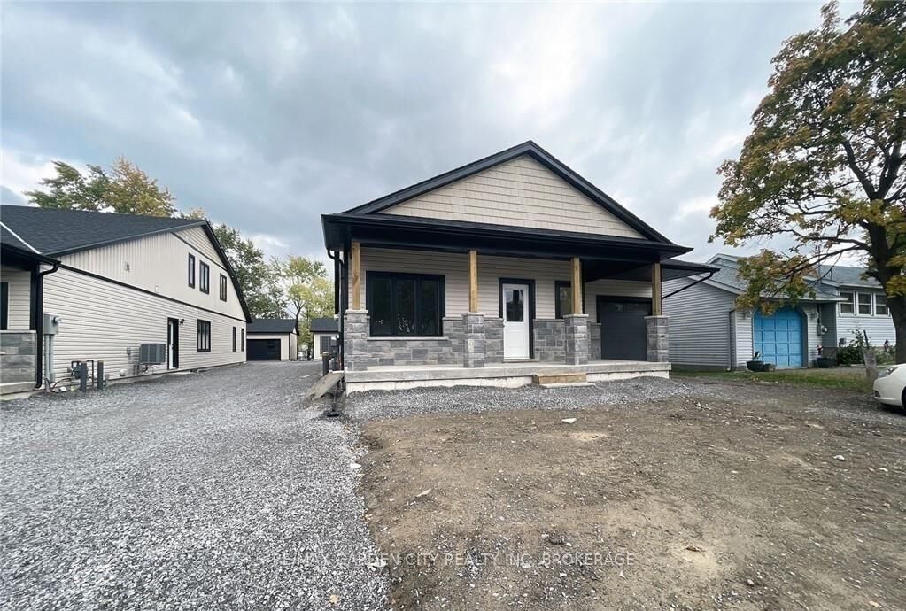 Property Photo:  13 Valley Road 4-Lower Level  ON L2S 1Y7 