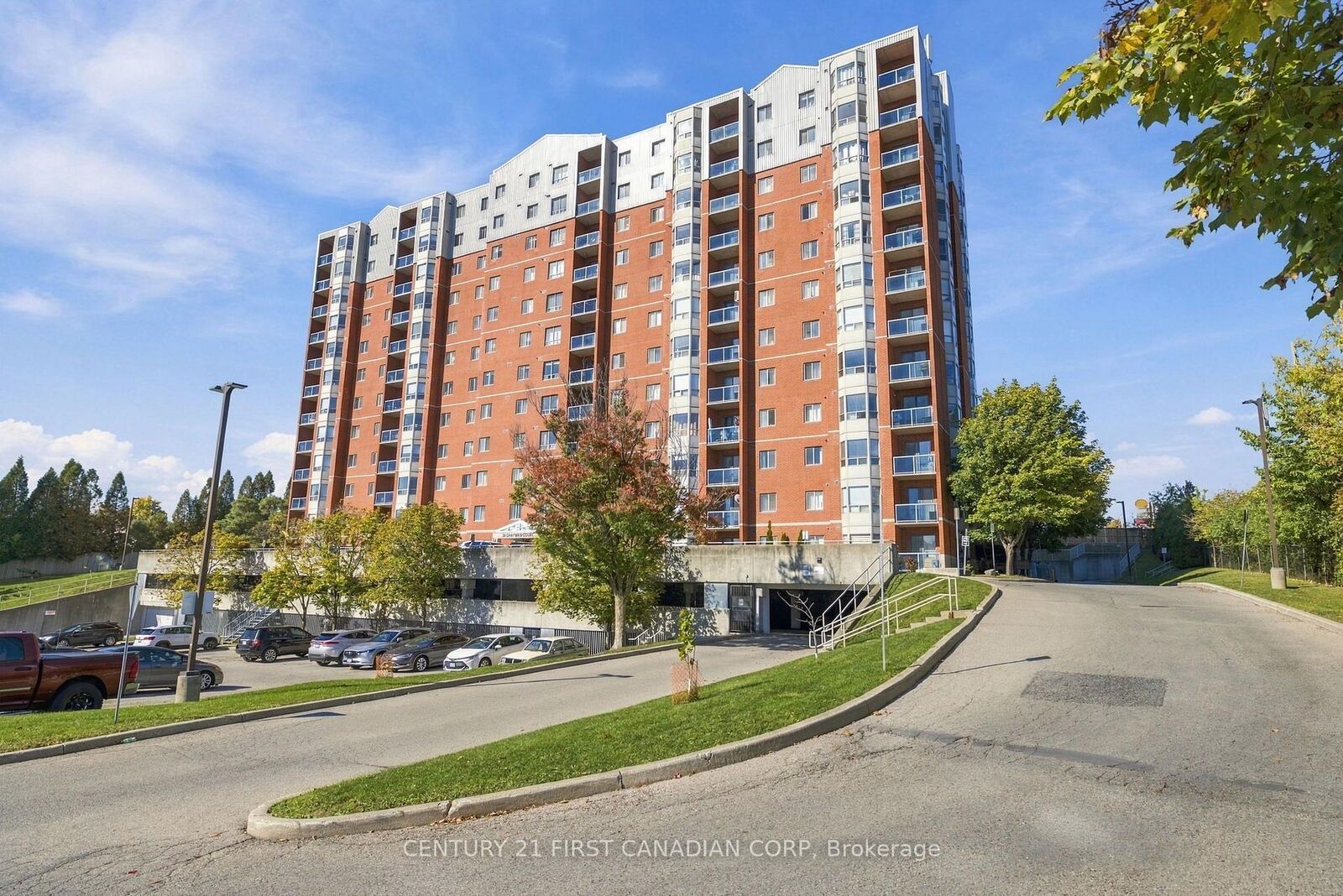 Property Photo: 30 Chapman Court 1005 ON N6G 4Y4