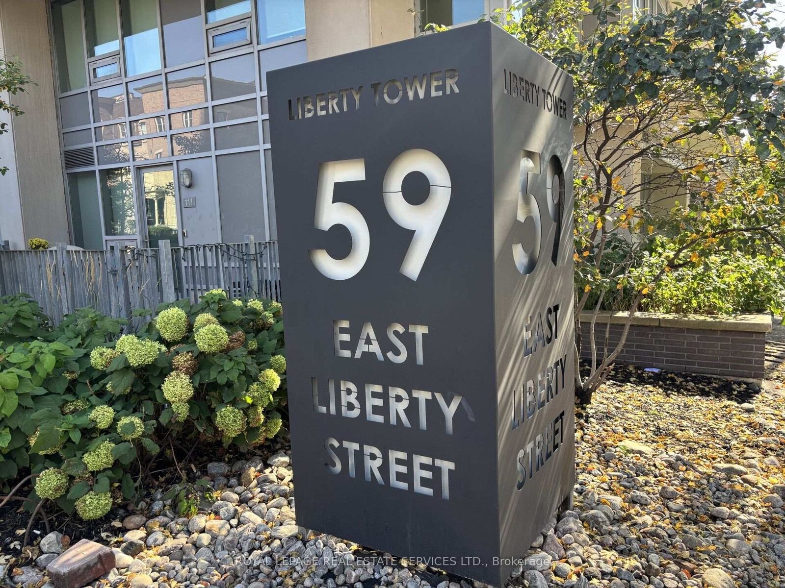 Property Photo: 59 East Liberty Street 1706 ON M6K 3R1
