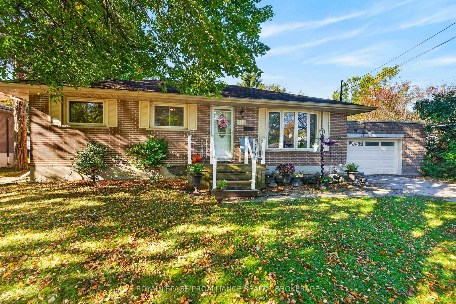 Property Photo:  413 Maple Ridge Drive  ON K7M 5P1 