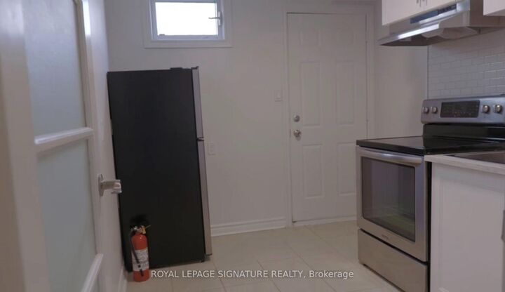 Property Photo:  458 Kingston Road A  ON M4L 1V3 