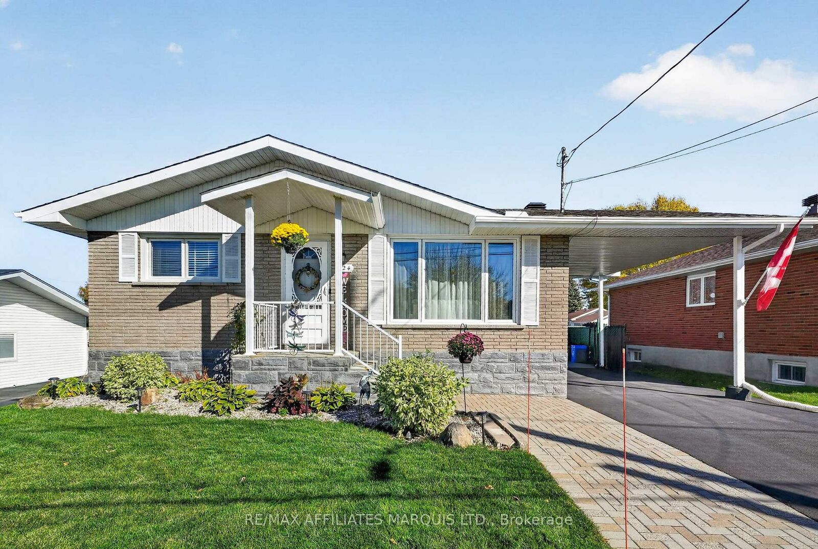 Property Photo:  524 Anthony Street  ON K6H 5L3 