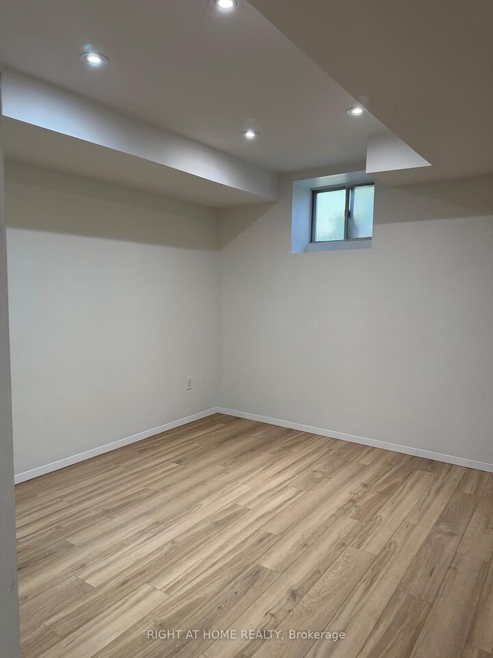 Property Photo:  157 Medland Street S  ON M6P 2N4 
