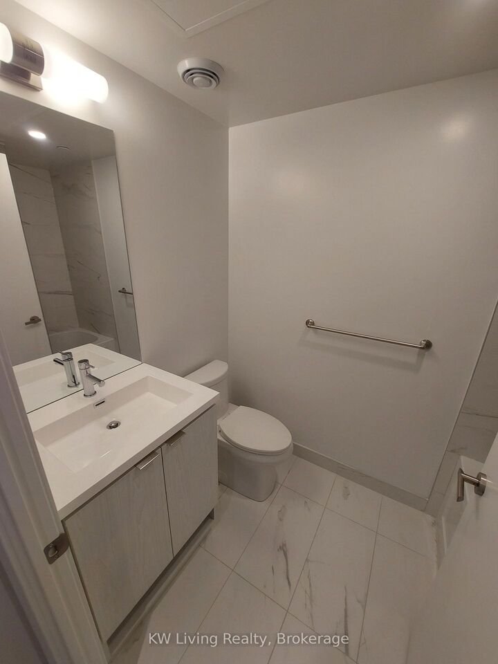 Property Photo:  55 Cooper Street 2912  ON M5E 0G1 