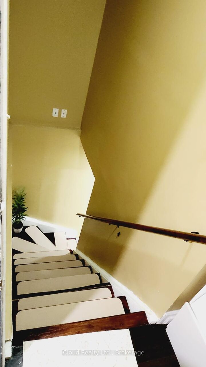 Property Photo:  24 Patricia Court Basement  ON L6Y 3M7 