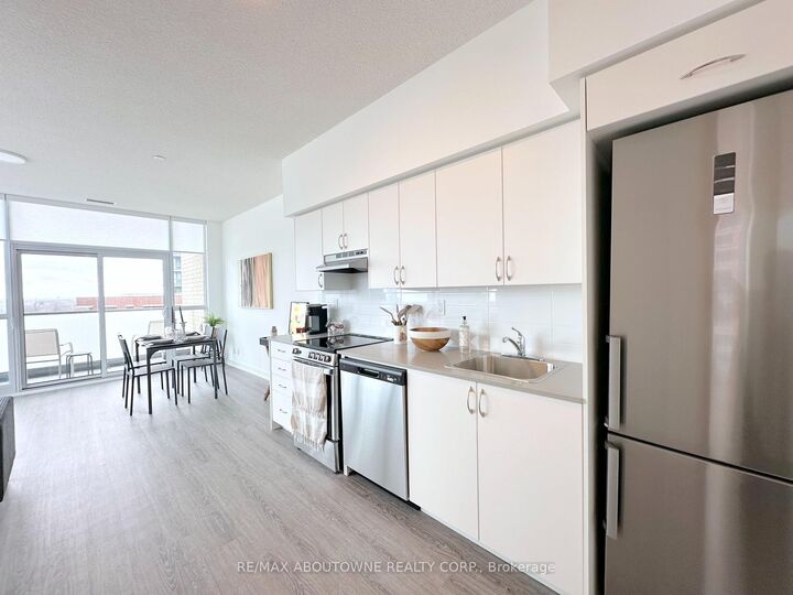 Property Photo:  25 Kitney Drive 208  ON L1S 4S4 