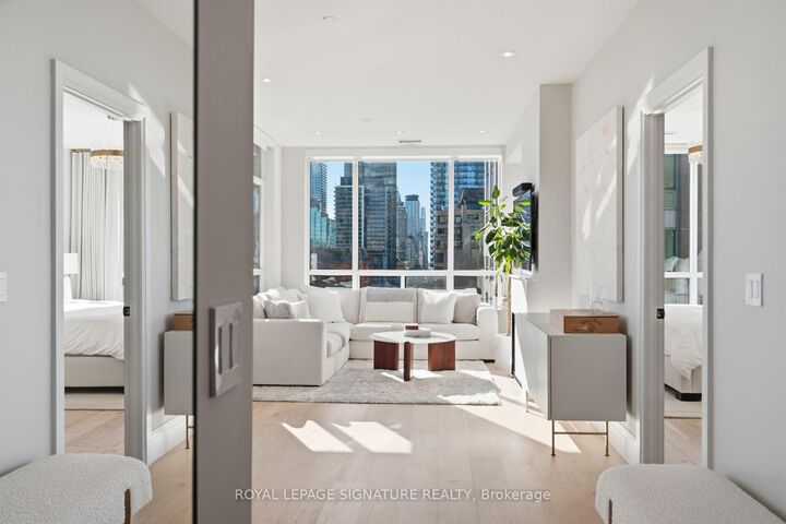 Property Photo:  980 Yonge Street 1002  ON M4W 3V8 