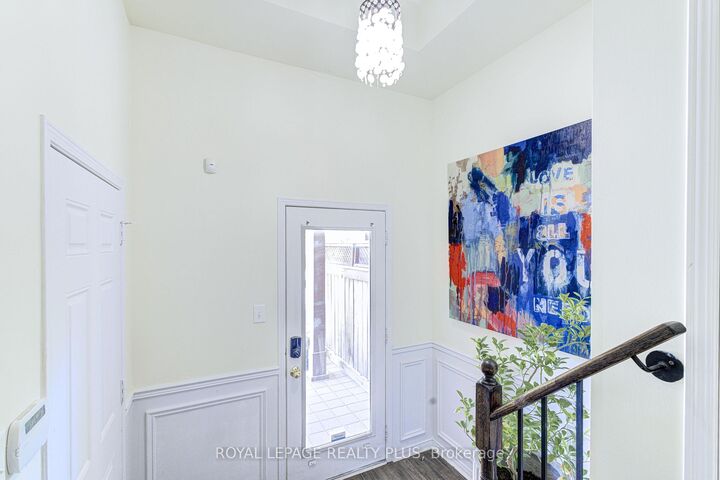 Property Photo:  5750 Tosca Drive 1  ON L5M 0P7 