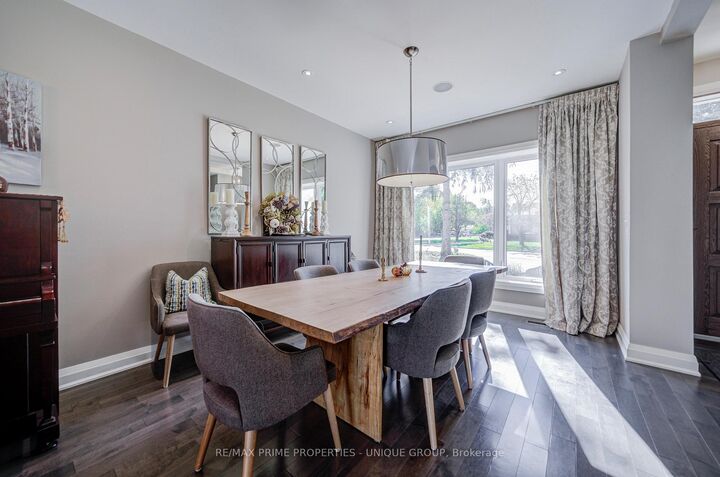 Property Photo:  24 Cedarbank Crescent  ON M3B 3A4 