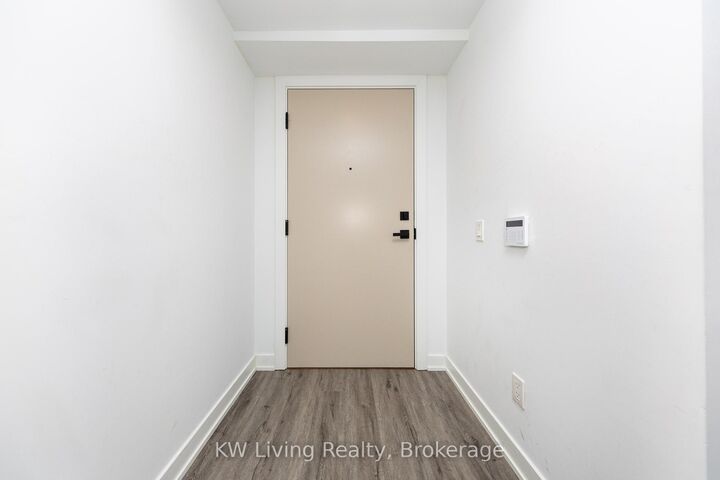 Property Photo:  327 King Street W 902  ON M5V 0W7 