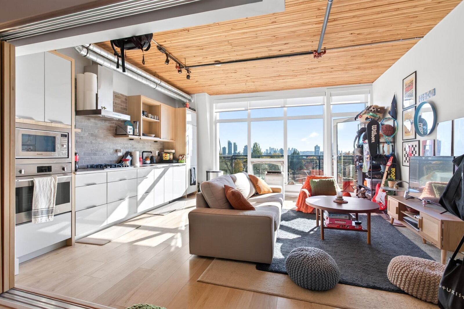 Property Photo:  4223 Hastings Street 406  BC V5C 2J5 