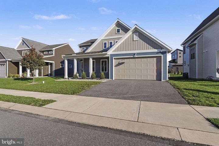 Property Photo: 1413 Barrington Drive PA 17552