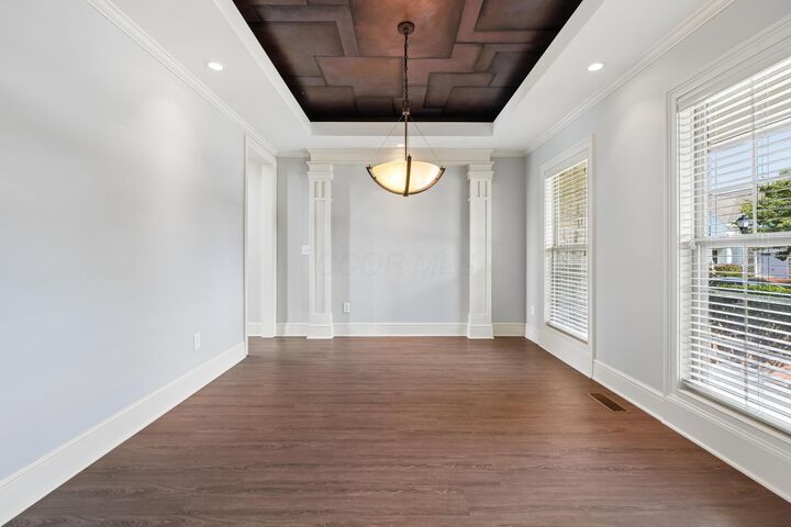 Property Photo: 4558 Hirth Hill E Road OH 43123