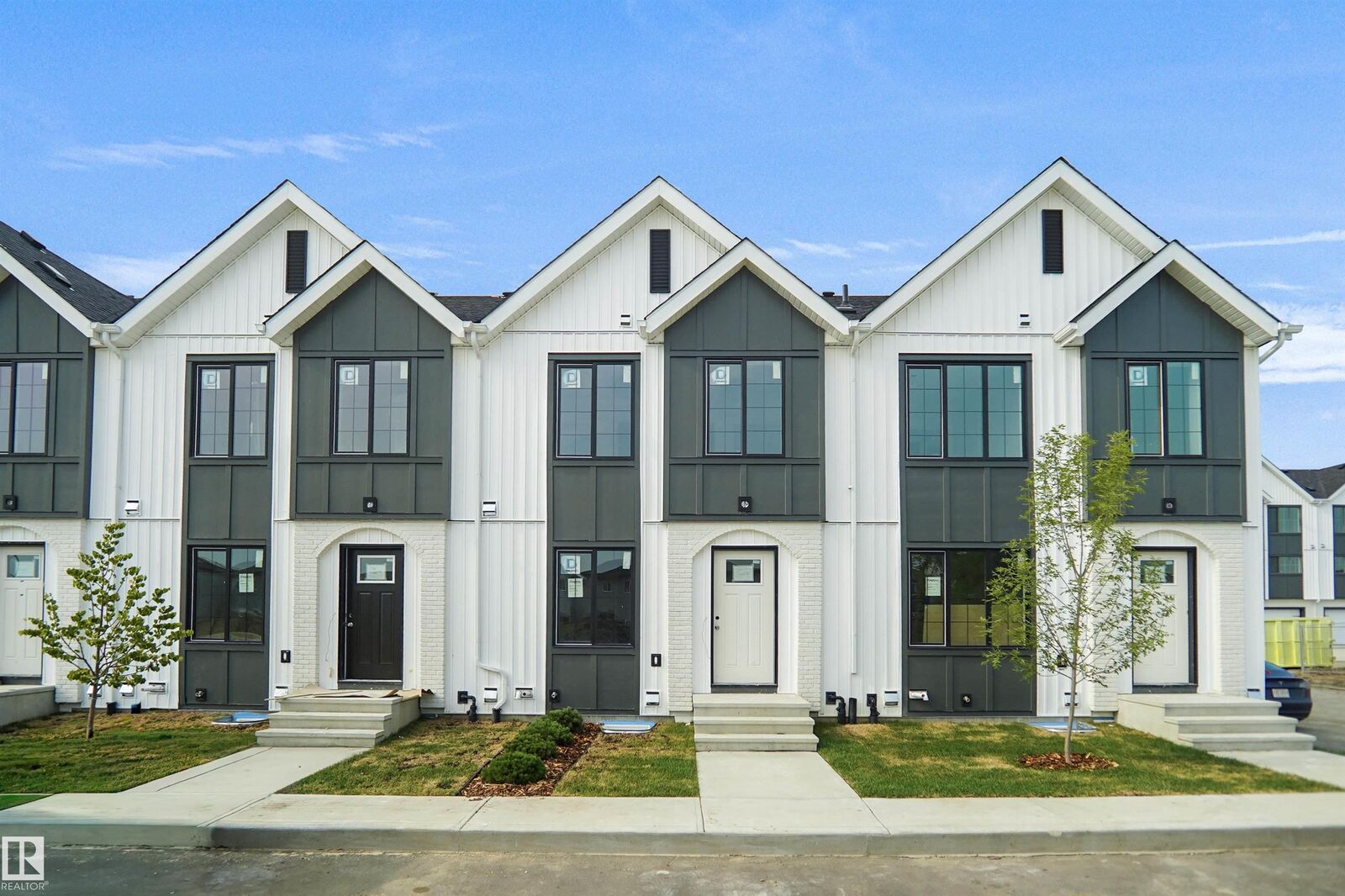 Property Photo:  4004 Savaryn Drive SW 39  AB T6X 1S6 